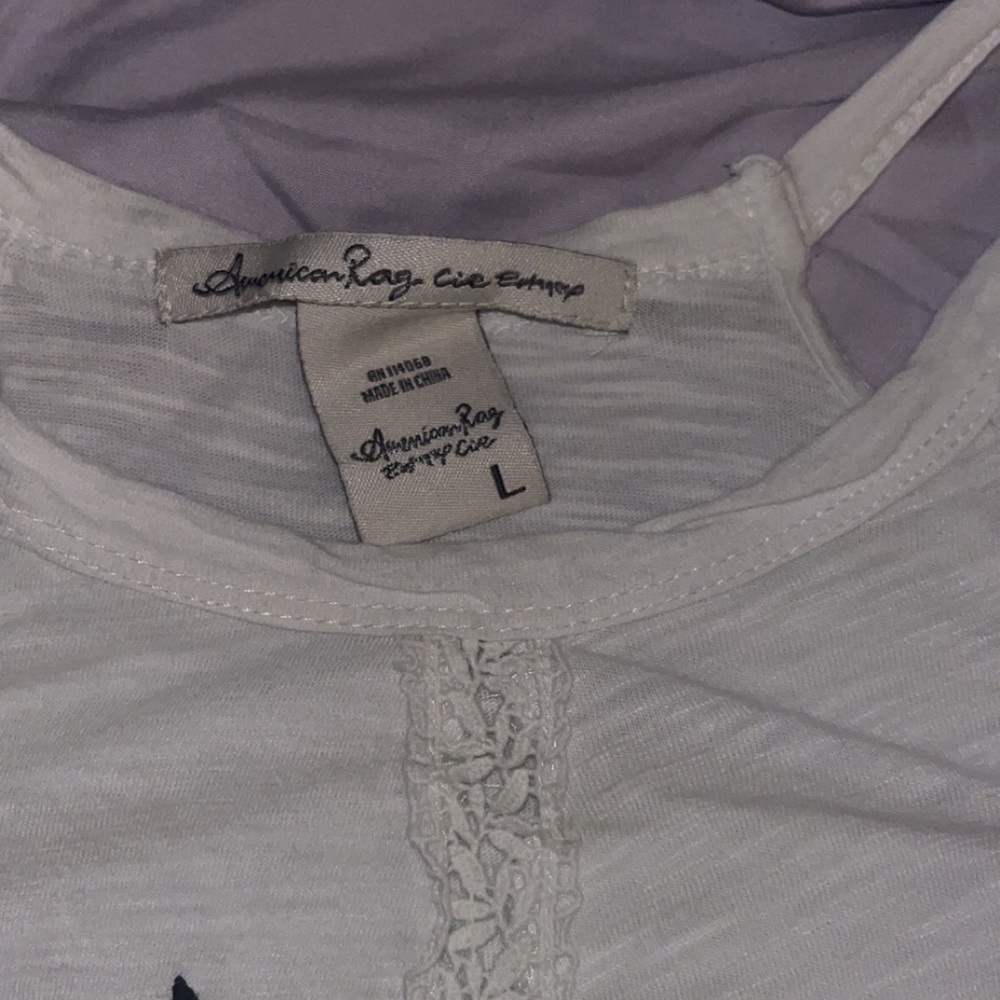 Embroidered halter top - Picture 3 of 4